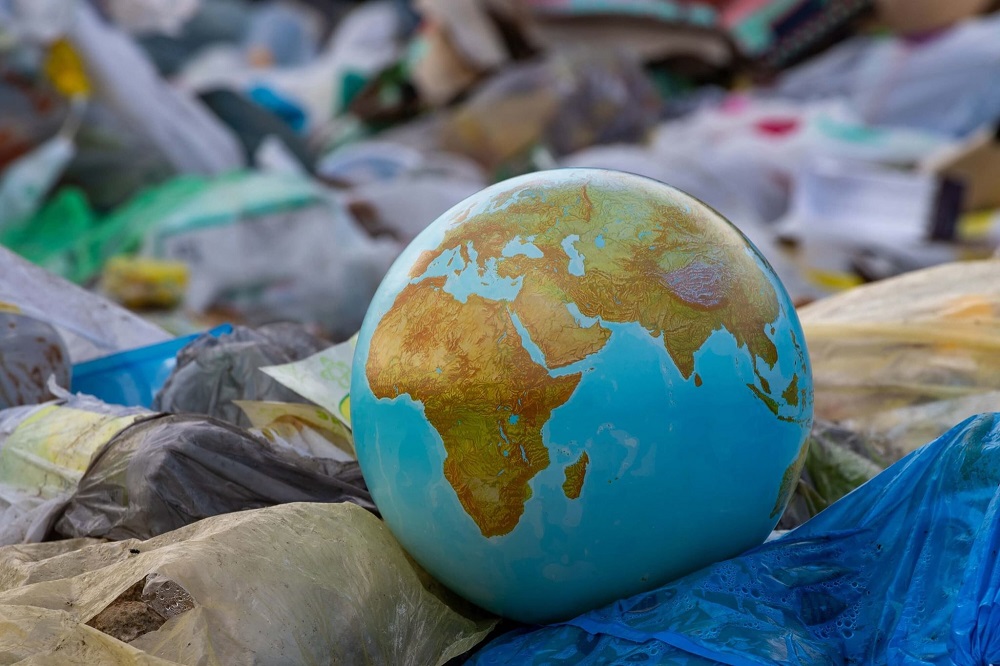 Море пластика: как пандемия отучила нас быть экологичными