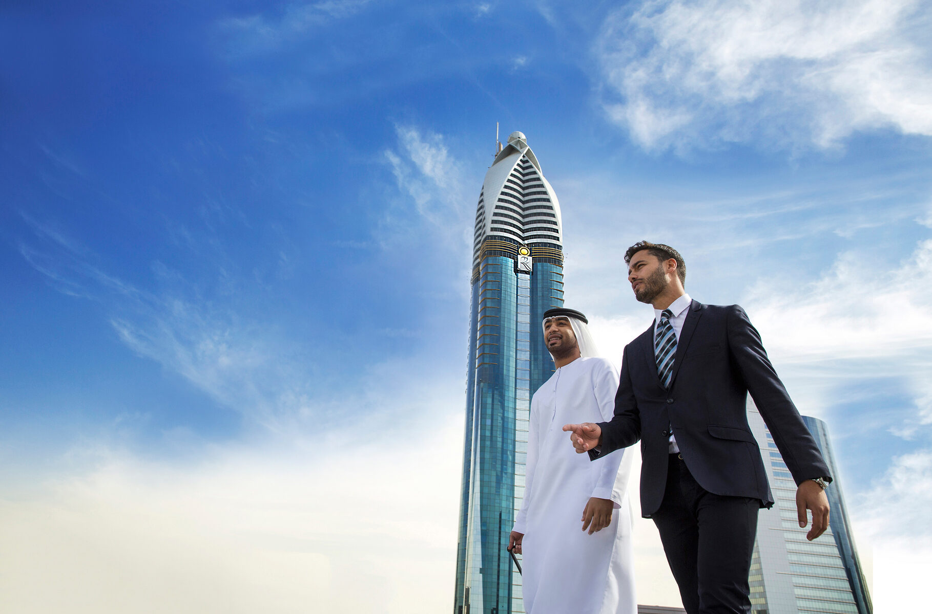 Выгодные налоговые ставки и большие затраты на проживание: какими знаниями нужно запастись для открытия бизнеса в Дубае