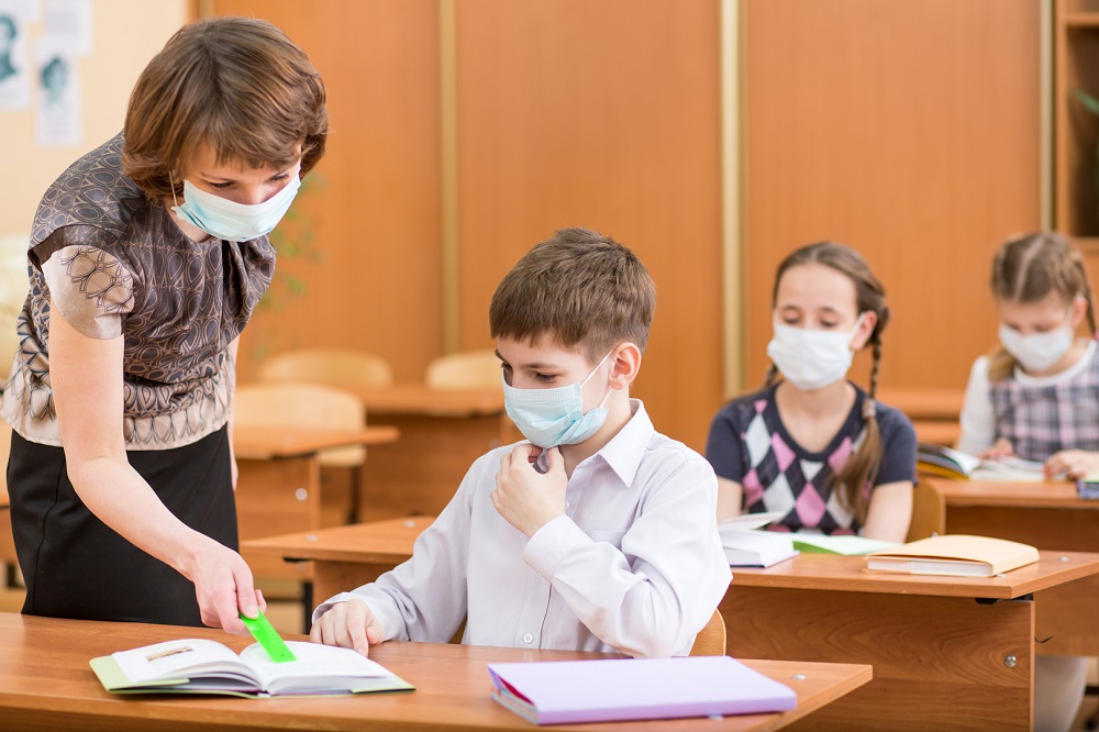 Родители направили заявление о нарушении закона, который принуждает каждого ребенка в школе пройти тест на коронавирус